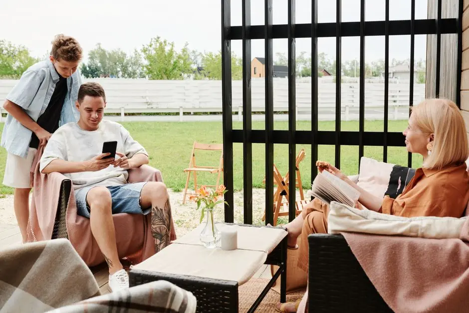 Router WiFi ditempatkan di area terbuka dalam rumah